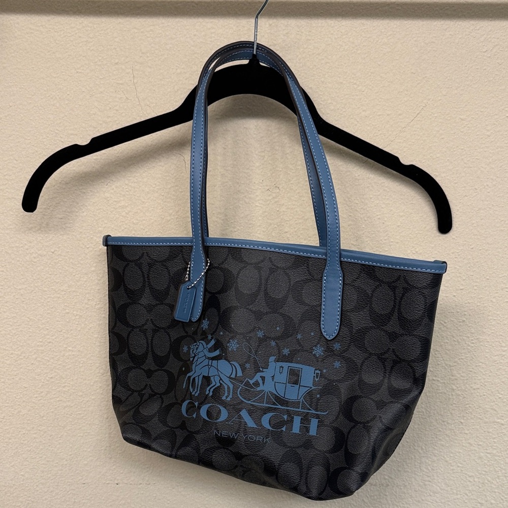 🎉🎉Coach Black Tote with Blue Accents